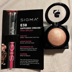 Karl Lagerfeld Baked Blush w/ Sigma Beauty E38 Diffused Crease Mini Brush